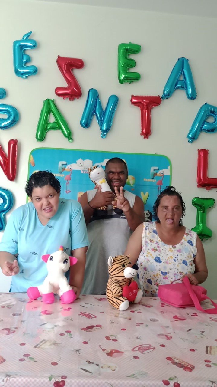 Festa de Páscoa com presentes